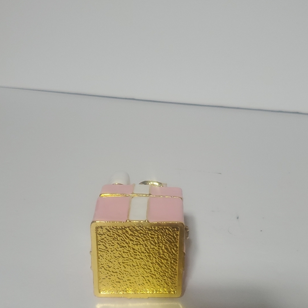 Pink and White Gift Box Trinket - Picture 6 of 7